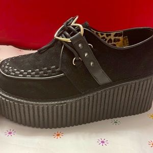 Cute black shoe with a rock vibe never worn